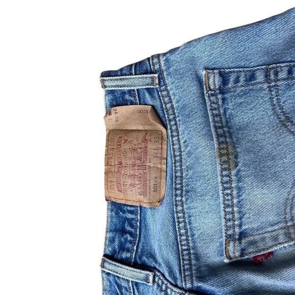 Vintage 90s Levi’s 501 Distressed Jeans Light Wash 34x33 - Picture 7 of 9